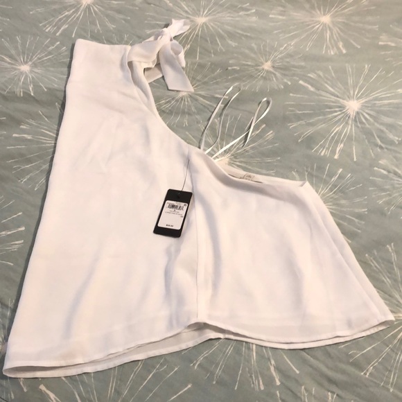 GUESS small low back halter - Picture 3 of 4